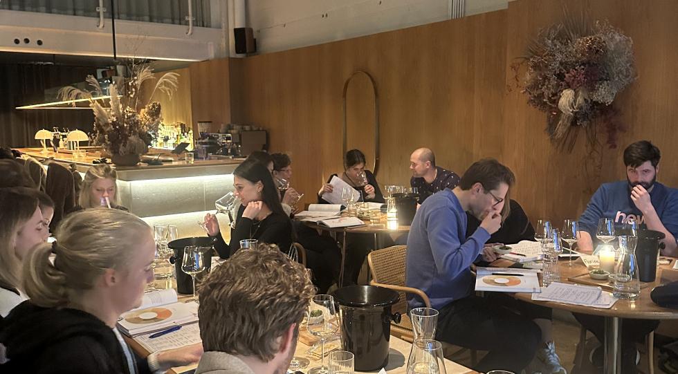 Restaurant Héroine, a restaurant in Rotterdam.
