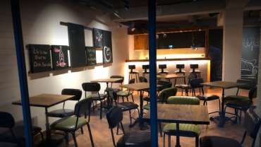 Can Nature, a wine bar in Taipei, Taiwan.